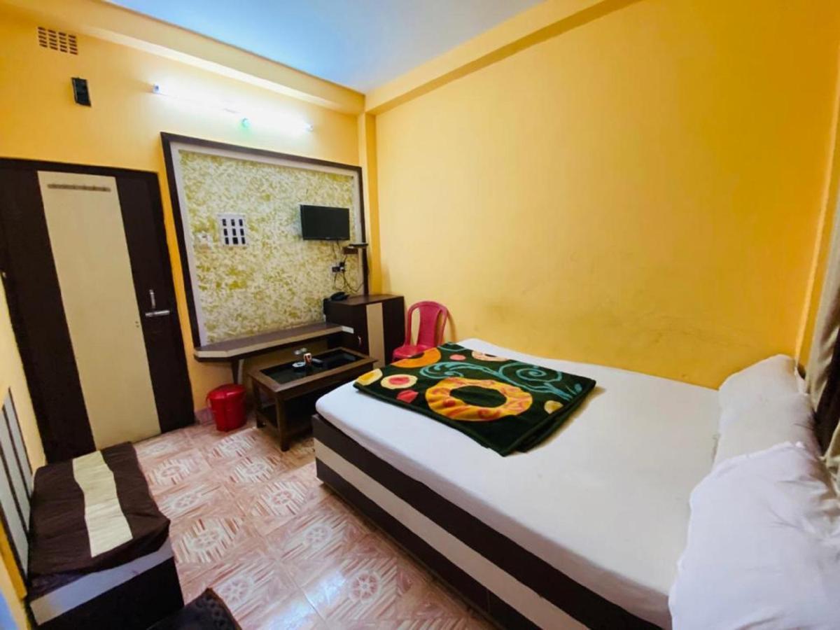 Staymaker Hotel Prerana Tarapith Ngoại thất bức ảnh