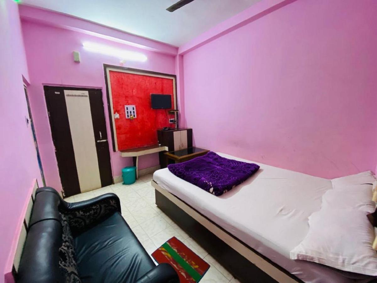 Staymaker Hotel Prerana Tarapith Ngoại thất bức ảnh